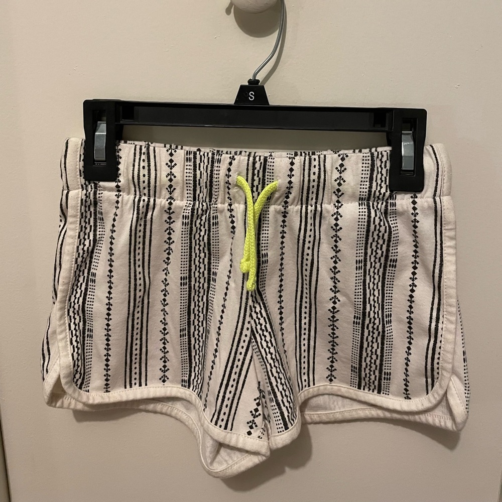 Gently used , Old Navy Girls Size 8 shorts